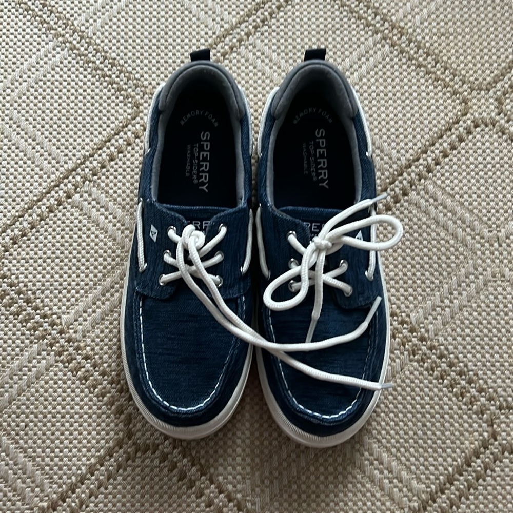 Kids size 5, EUC, sperry top-sider, worn once, perfect Easter shoes